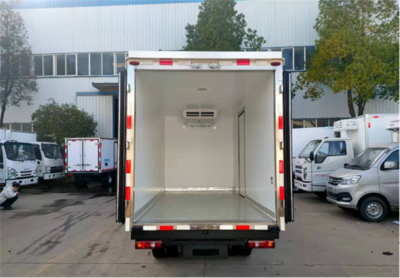 肉钩冷藏车价格解析 江淮、随车吊与市场行情