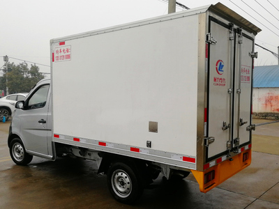 高效多能，冷链物流新利器——长安冷藏车随车吊应用解析